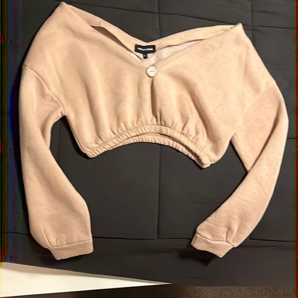 prettylittlething tan cropped off the shoulder sweater - Picture 1 of 1